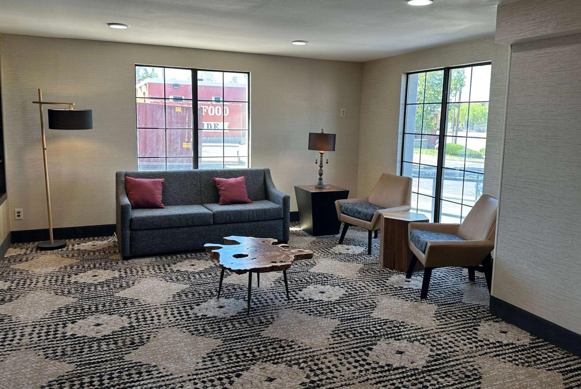 La Quinta By Wyndham Airport