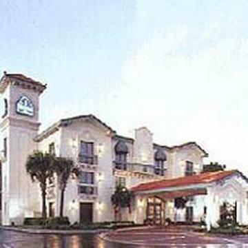 Hotel La Quinta By Wyndham Airport