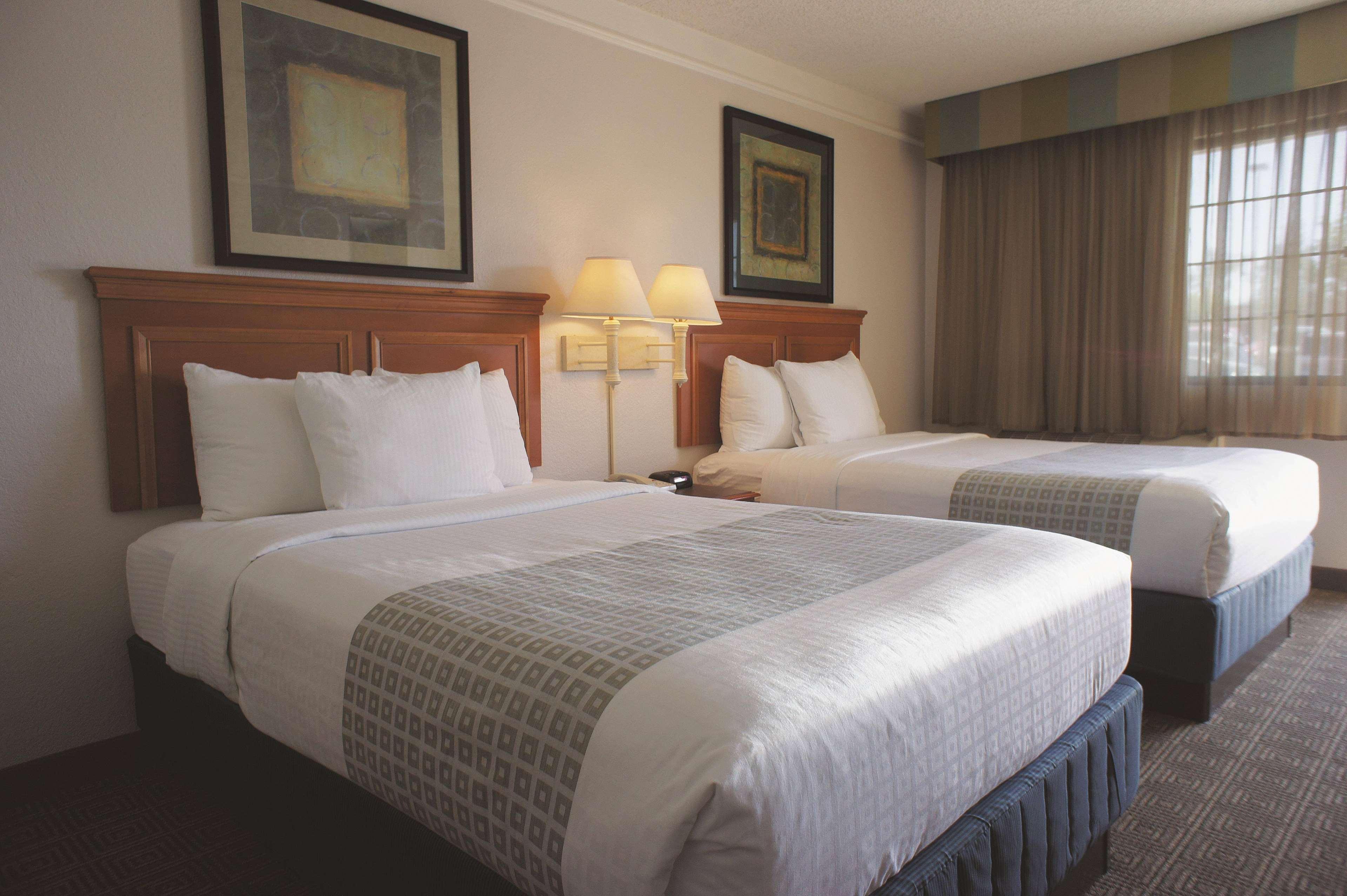 La Quinta By Wyndham Airport Hotel