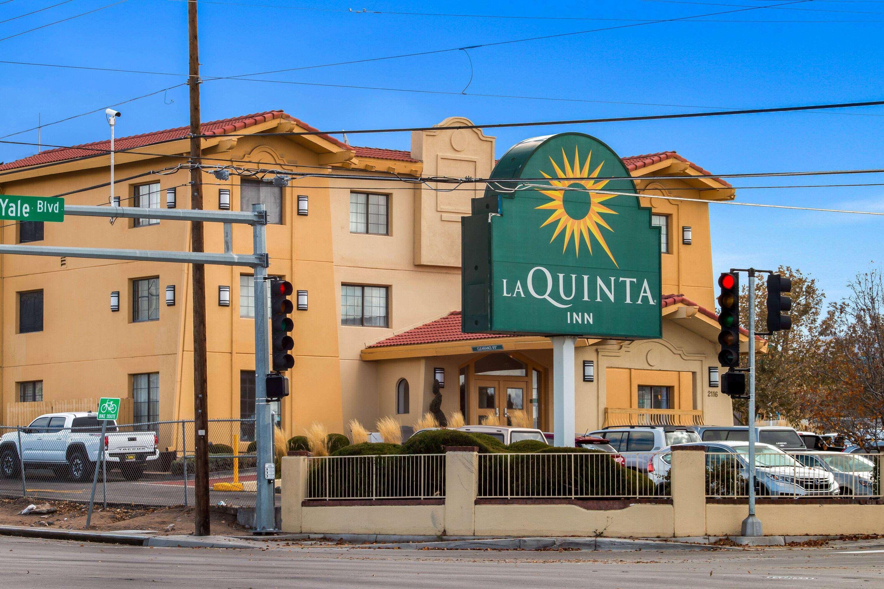 Hotel La Quinta By Wyndham Airport 3*