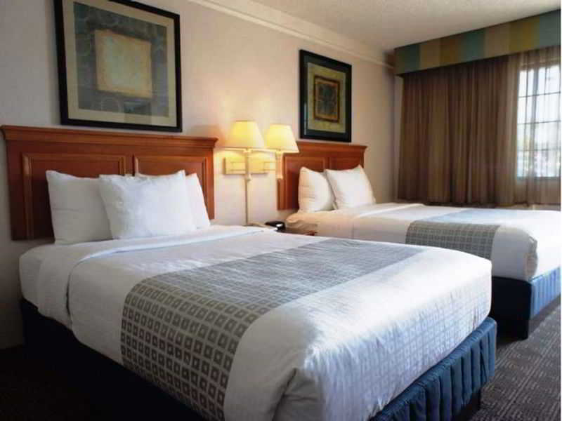 La Quinta By Wyndham Airport Hotel 3*